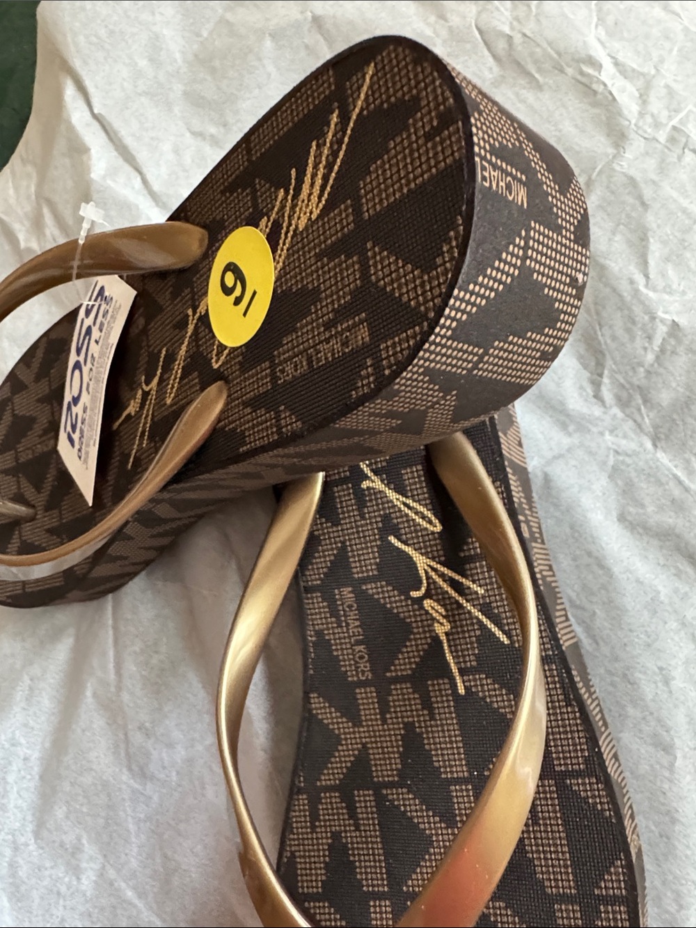 Michael Kors Gold Strap Brown Monogram Flip Flops - Picture 5 of 7